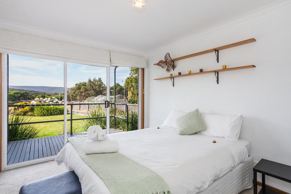 queen bedroom