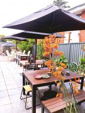 loaf kitchen courtyard